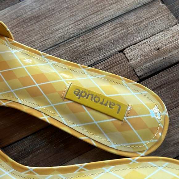 Larroudé Yellow Patent Leather Sandals Sz 7 - Picture 8 of 8